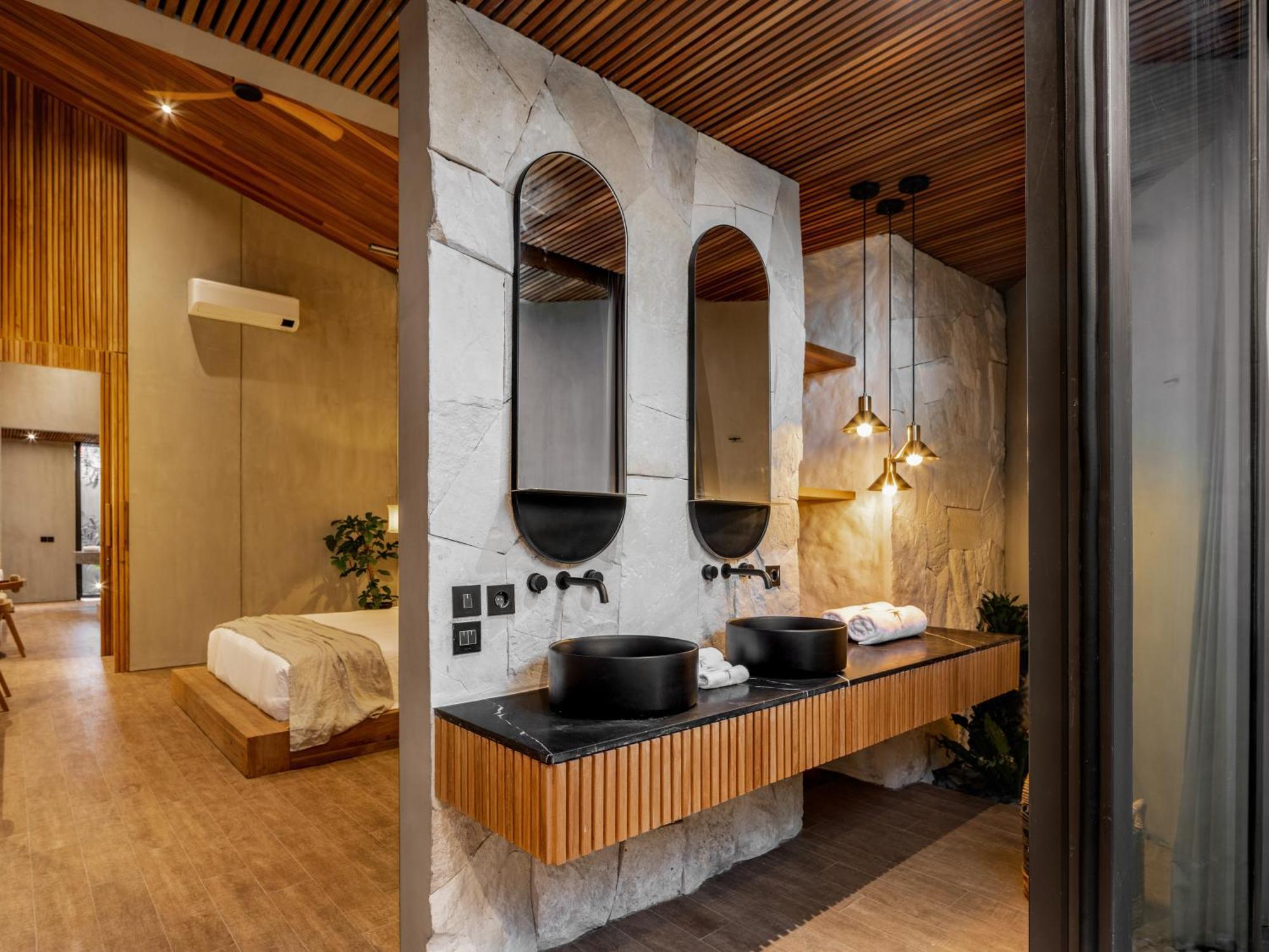 Villa Levante Bali By House Of Winds - Tropical Oasis Near Canggu Керобокан Екстер'єр фото